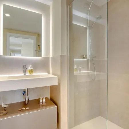 Luxury Penthouse With Panoramic Sea Views Apartment *